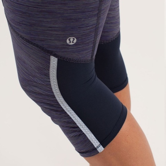 Lululemon RUN: PACE CROP Wee Are From Space Deep Indigo Inkwell Workout Leggings - Picture 14 of 16